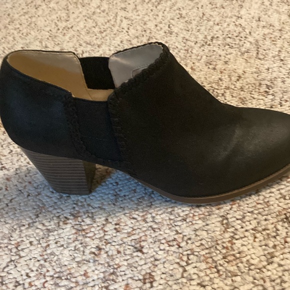 Like New……Elegant Black Women's Life Stride Memory Foam Ankle Boots - Picture 7 of 9